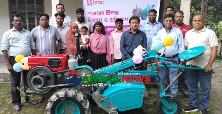 কালিহাতীতে ব্র্যাকের পাওয়ার টিলার বিতরণ