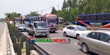ঈদ শেষে কর্মস্থলে ফেরায় টাঙ্গাইল মহাসড়কে যানবাহনের চাপ