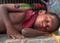মির্জাপুরে চলন্ত ট্রেন থেকে হাত বাঁধা অবস্থায় ছুড়ে ফেলা হলো শিশুকে!