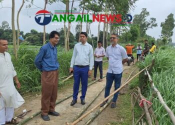 ​বাসাইল নিরাইলবাসীর দুর্ভোগ লাঘবে দ্রুত অস্থায়ী কাঠের ব্রিজ নির্মাণের আশ্বাস ইউএনও’র