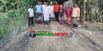 গোপালপুরের নগদা শিমলায় দুটি কাঁচা সড়ক সংস্কার করলেন তারেক খাঁন