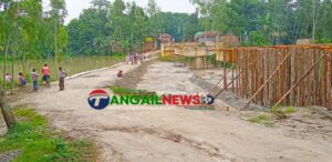 ধনবাড়ীতে বৈরান নদে সেতু নির্মাণ কাজে ধীর গতি