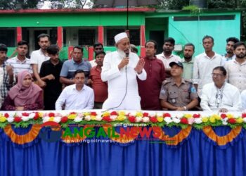 গোপালপুরে কৃষক কার্ডের তথ্য সংগ্রহ কার্যক্রম পরিদর্শনে এমপি সালাম পিন্টু