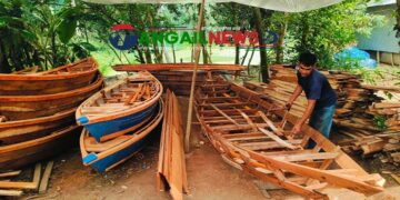 বর্ষার শুরুতেই টাঙ্গাইলের ৩২টি হাটে নৌকা বিক্রি হচ্ছে