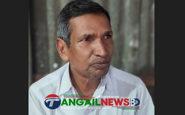 ঘাটাইলে অবসরপ্রাপ্ত শিক্ষক সালামের ৪০ বছরের গান ও আলোর গল্প