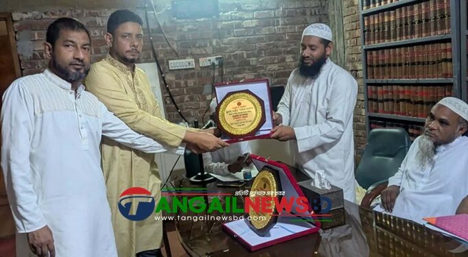 বেফাক পরীক্ষায় শ্রেষ্ঠত্ব ॥ গোপালপুরে কৃতী মাদরাসা ছাত্রীদের সম্মাননা