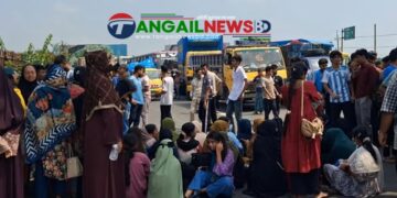 শিক্ষা মন্ত্রীর পদত্যাগের দাবিতে টাঙ্গাইলে ঢাকা-যমুনা সেতু মহাসড়ক অবরোধ