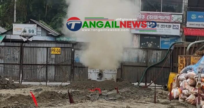 এলেঙ্গায় ফ্লাইওভারের পাইলিংয়ের সময় গ্যাসের প্রধান পাইপলাইনে ফাটল