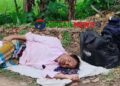 সখীপুরের কালমেঘায় অসুস্থ প্রবাসীকে রাস্তায় ফেলে গেল পরিবার