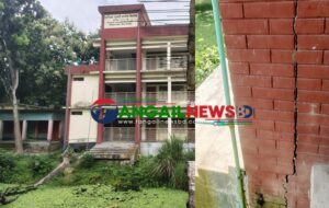 গোপালপুরে নতুন তিনতলা স্কুল ভবনে ফাটল ॥ শিক্ষার্থী-অভিভাবকরা আতঙ্কিত