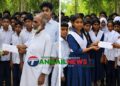 সখীপুরে এসএসসি পাশের মিষ্টির টাকায় সহপাঠীর ক্যান্সারাক্রান্ত মায়ের পাশে শিক্ষার্থীরা