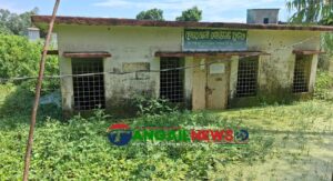 পানিতে তলিয়ে আছে মির্জাপুরের কুমারজানী কমিউনিটি ক্লিনিক ॥ বন্ধ স্বাস্থ্যসেবা