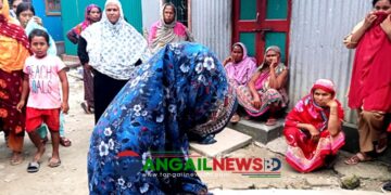 কালিহাতীতে বিয়ের দাবিতে প্রেমিকের বাড়িতে অনশনরত নারী পুলিশ হেফাজতে