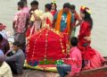 যমুনার তীরে বেহুলা ভাসান ও হারিয়ে যেতে বসা ঐতিহ্যের জীবন্ত আয়োজন
