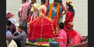 যমুনার তীরে বেহুলা ভাসান ও হারিয়ে যেতে বসা ঐতিহ্যের জীবন্ত আয়োজন