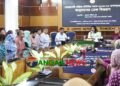 টাঙ্গাইলে ১১২ স্বেচ্ছাসেবী মহিলা সমিতির মাঝে ২৪ লাখ টাকার অনুদানের চেক বিতরণ
