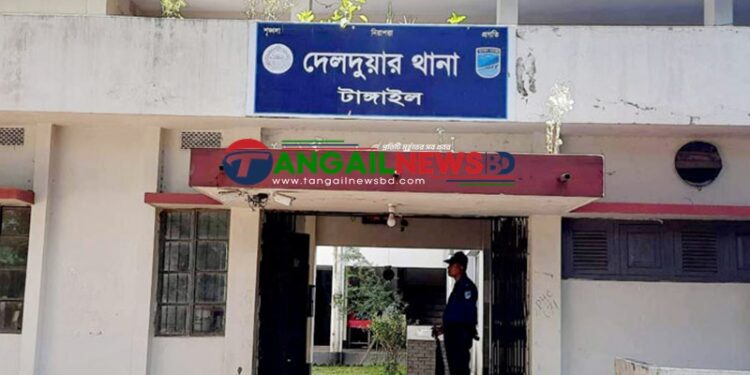 দেলদুয়ারে বিধবার ঘরে আপত্তিকর অবস্থায় মেম্বার আটক ॥ ভিডিও ভাইরাল