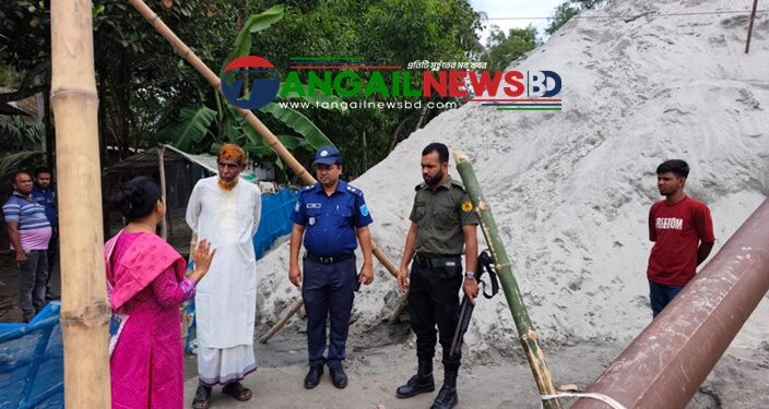 কালিহাতীর সল্লায় অনুমোদনহীন বালুঘাট থেকে দেড় লাখ টাকা জরিমানা আদায়