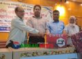 ঘাটাইলে সেলাই মেশিন, টিউবওয়েল ও শিক্ষা-খেলাধুলার সামগ্রী বিতরণ