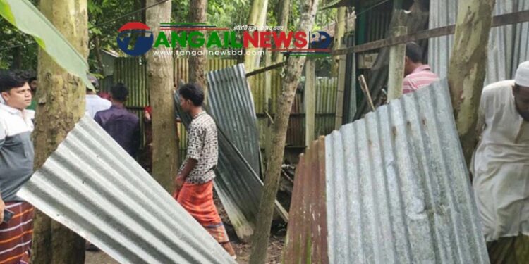 মাদক ব্যবসার অভিযোগে ভূঞাপুরের গোবিন্দাসীতে বাড়িতে ভাঙচুর চালান মুসল্লিরা