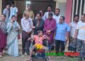 গোপালপুরের নগদা শিমলায় দুই প্রতিবন্ধীকে হুইল চেয়ার দিলেন তারেক খাঁন