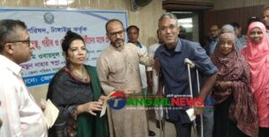টাঙ্গাইলে ১৪০ জনের মাঝে প্রকল্পের ১৭ লাখ টাকার চেক বিতরণ