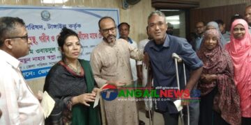 টাঙ্গাইলে ১৪০ জনের মাঝে প্রকল্পের ১৭ লাখ টাকার চেক বিতরণ
