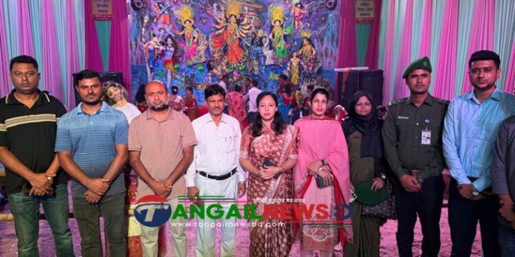 ঘাটাইলে পূজামণ্ডপ পরিদর্শন করলেন ইউএনও তাসমিন উর্মি