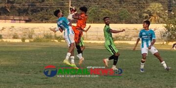 টাঙ্গাইলে প্রথম বিভাগ ফুটবল লীগে ভাসানী ক্লাব ও থানাপাড়া ক্লাবের খেলা গোলশুন্য ড্র
