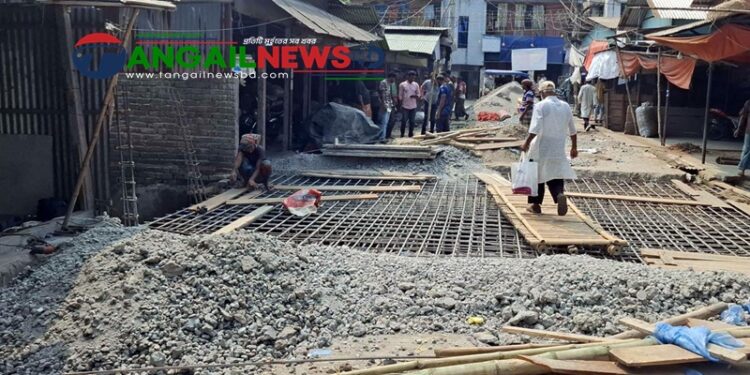 টাঙ্গাইল শহরে এবার কালভার্টে কাঠের পরিবর্তে বাঁশ ॥ কার্য সহকারী চাকরিচ্যুত
