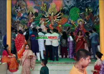 টাঙ্গাইলে দেবী দুর্গার সপ্তমী পুজা অনুষ্ঠিত