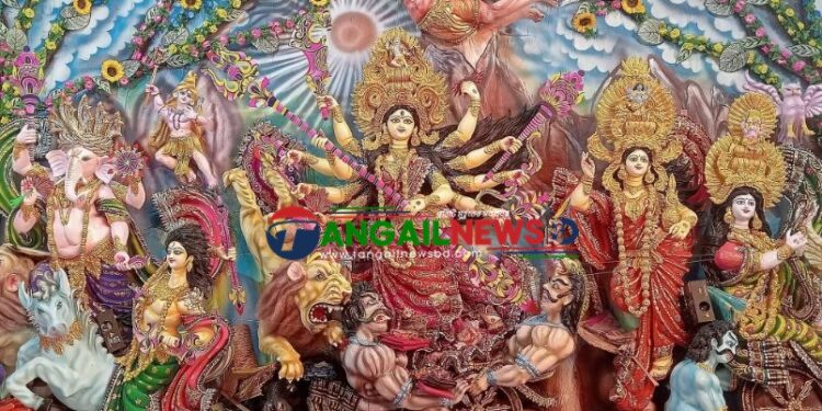 টাঙ্গাইলে দেবী দুর্গার দশমী পূজা শেষে মন্ডপগুলেতে বিষাদের সুর