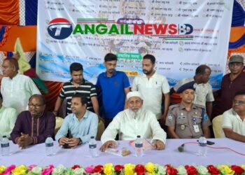 গোপালপুরে বিভিন্ন পূজামণ্ডপ পরিদর্শন করেন সালাম পিন্টু এমপি