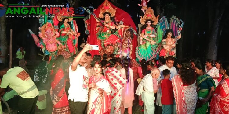 নাগরপুরে বিপুল উৎসাহ-উদ্দীপনার মধ্যে বিজয়া দশমী অনুষ্ঠিত