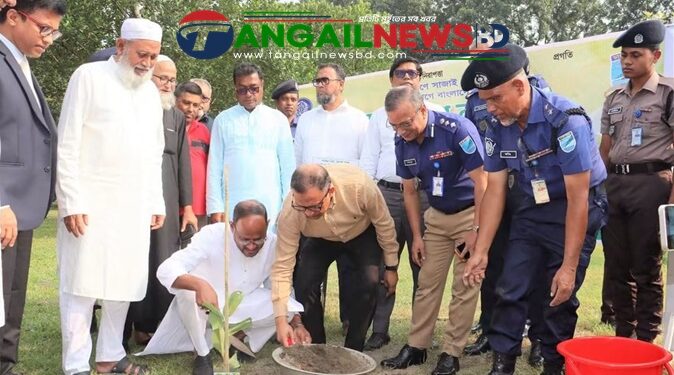 পরিবেশ সংরক্ষণ ও সবুজের বিস্তারের লক্ষ্যে টাঙ্গাইল জেলা পুলিশের বৃক্ষরোপণ কর্মসূচি