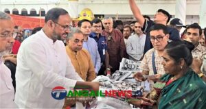 টাঙ্গাইল সদরে ২৮শ’ সনাতনীদের মাঝে কাপড় ও নগদ অর্থ উপহার দিলেন প্রতিমন্ত্রী টুকু