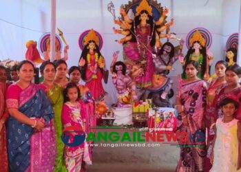 কুসংস্কার ভেঙে দীর্ঘ ১১ বছর ধরে কালিহাতীতে নারীদের ব্যবস্থাপনায় দুর্গাপূজা