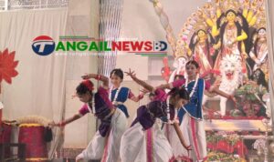 এবারও মির্জাপুরে রণদা প্রসাদ সাহার বাড়ির পূজামণ্ডপ ছিল হাজারো দর্শনার্থীতে মুখরিত