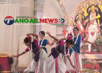 এবারও মির্জাপুরে রণদা প্রসাদ সাহার বাড়ির পূজামণ্ডপ ছিল হাজারো দর্শনার্থীতে মুখরিত