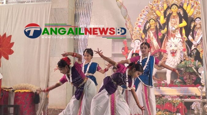 এবারও মির্জাপুরে রণদা প্রসাদ সাহার বাড়ির পূজামণ্ডপ ছিল হাজারো দর্শনার্থীতে মুখরিত