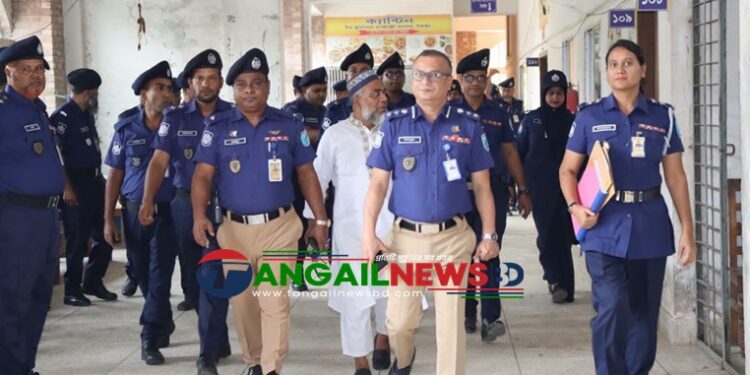 টাঙ্গাইল সদর কোর্ট বার্ষিক পরিদর্শন করলেন পুলিশ সুপার