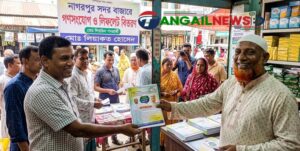 নাগরপুর লিফলেট বিতরণ করলেন চেয়ারম্যান পদপ্রার্থী লিয়াকত