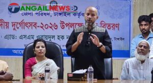 টাঙ্গাইল জেলা পরিষদ ৫৩টি দুর্গাপূজা মণ্ডপে আর্থিক উপহার প্রদান