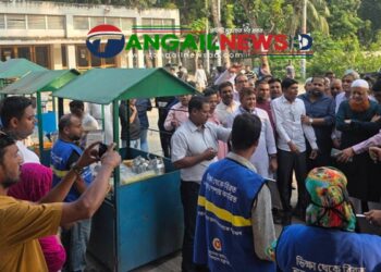 দেলদুয়ারের ডুবাইলের ৯ ভিক্ষুক পেলেন সরকারের সহায়ক উপকরণ