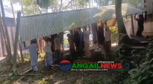 কালিহাতীতে কবরস্থানে যাওয়ার রাস্তা বন্ধ ॥ ঘর ভেঙে লাশ দাফন